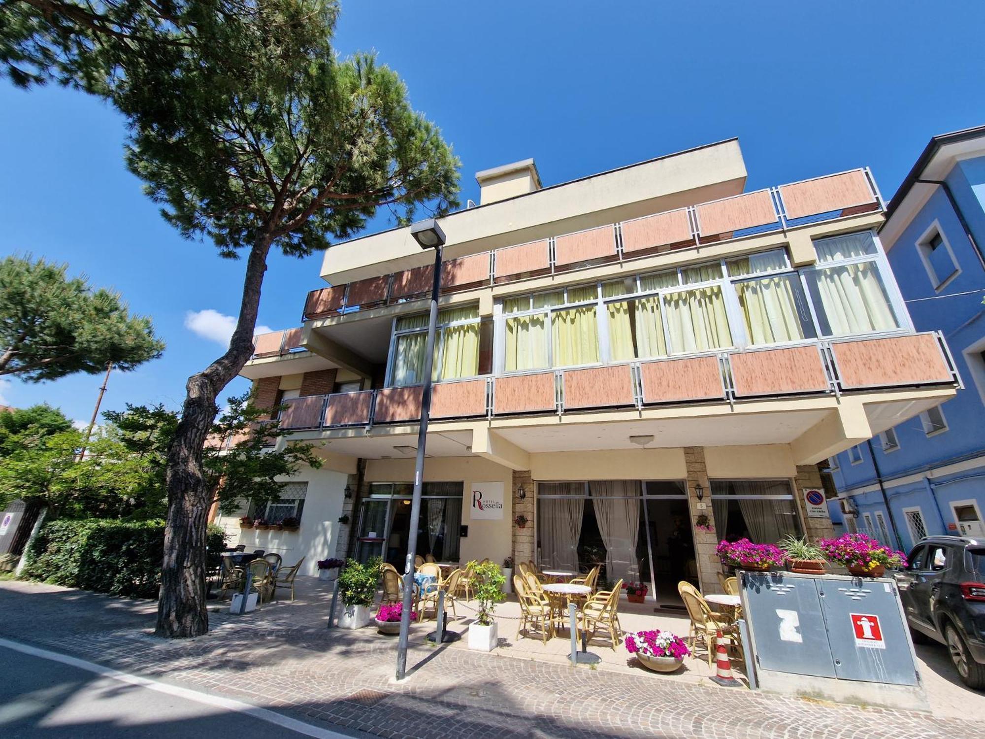 Hotel Rossella Rimini Buitenkant foto